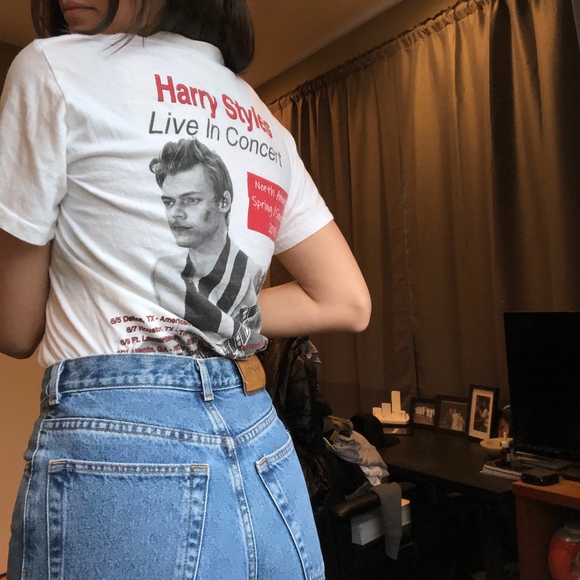 Harry Styles Tour Tee - Picture 2 of 5